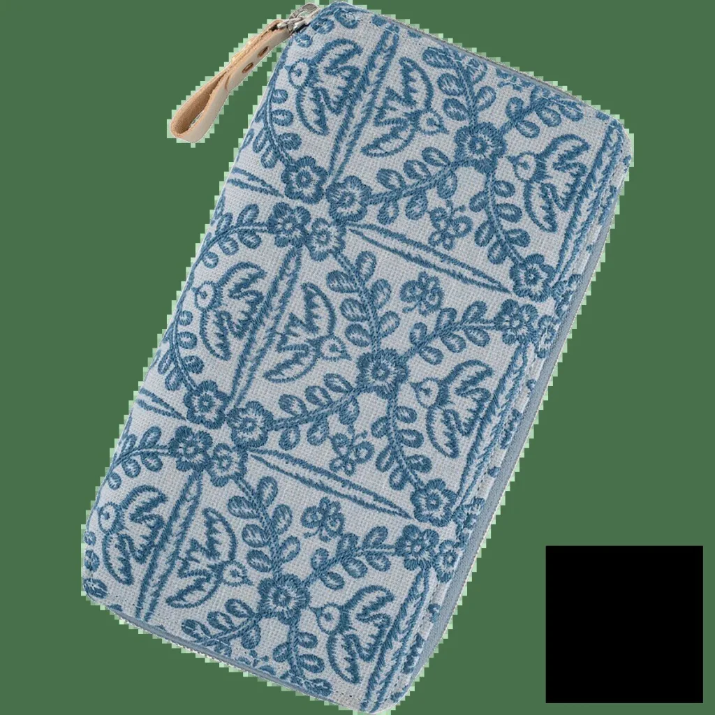 Minä Perhonen Felice Blue Floral Embroidered Hobonichi Planner Cover Minä Perhonen Felice Blue Floral Embroidered Hobonichi Planner Cover